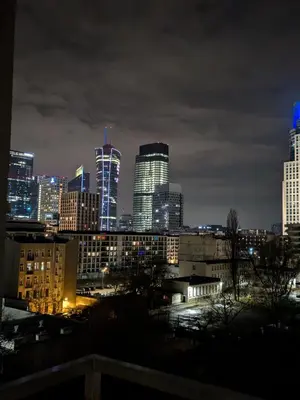Widok na miasto Warszawa z tego apartamentu