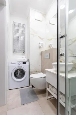 Łazienka w obiekcie Close-Urban Chic - Luxury Warsaw Stays -10 People- Mennica Residence