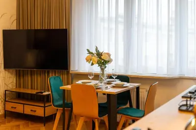 Telewizja i/lub zestaw kina domowego w obiekcie Warsaw Central Apt - Balcony, Top Location - by Rentujemy