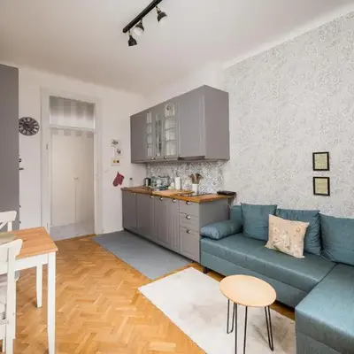 Metro Racławicka Charming Apartment by BookingHost