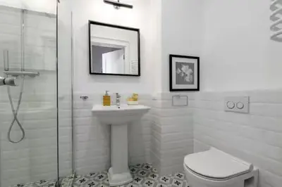 Łazienka w obiekcie Apartament na Koszykowej w perełce architektonicznej
