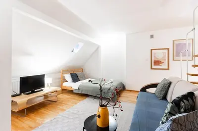 Telewizja i/lub zestaw kina domowego w obiekcie Warsaw Concierge Podwale