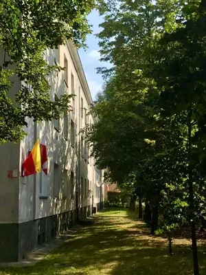 Budynek, w którym mieści się apartament