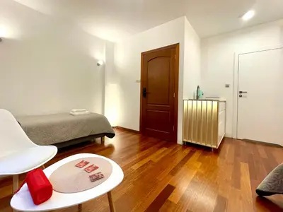 Część wypoczynkowa w obiekcie Beautiful Studio in Mokotów near Królikarnia Park 2