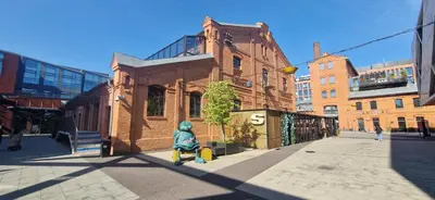 Budynek, w którym mieści się apartament