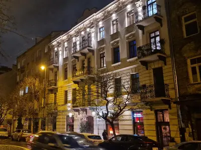 Budynek, w którym mieści się apartament