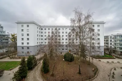 Budynek, w którym mieści się apartament