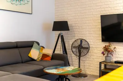 Telewizja i/lub zestaw kina domowego w obiekcie Warsaw Grzybowska Apartment with Parking - by Rentujemy