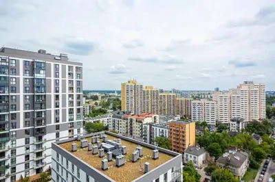 Widok na miasto Warszawa z tego apartamentu