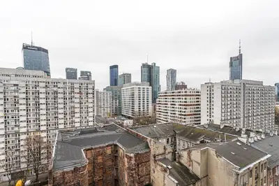 Widok na miasto Warszawa z tego apartamentu