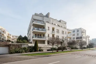 Budynek, w którym mieści się apartament