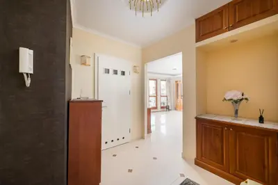 Plan piętra w obiekcie Royal Wilanów Spacious Apartment by BookingHost