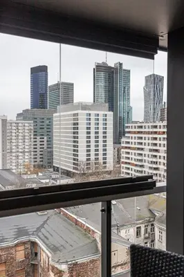 Widok na miasto Warszawa z tego apartamentu