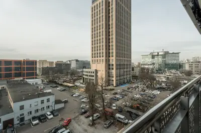Widok na miasto Warszawa z tego apartamentu