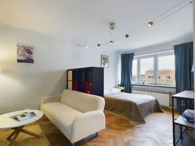 Część wypoczynkowa w obiekcie Modern Studio for Remote Work in the Centre of Warsaw by Noclegi Renters