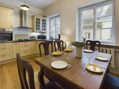 Kuchnia lub aneks kuchenny w obiekcie Cozy Studio in Krakowskie Przedmieście near Old Town by Noclegi Renters