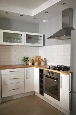 Kuchnia lub aneks kuchenny w obiekcie Apartments pry metro Świętokrzyska