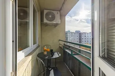 Balkon lub taras w obiekcie Warsaw City Life Apartment Bagno by Noclegi Renters