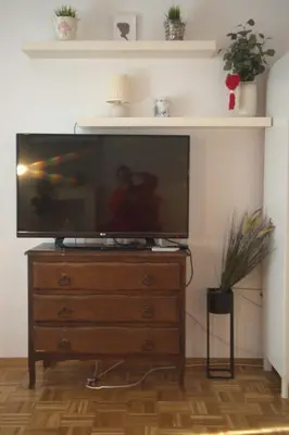 Telewizja i/lub zestaw kina domowego w obiekcie Poczuj się jak w domu! by VAYA STAYS