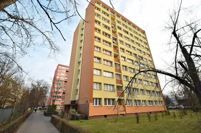 Budynek, w którym mieści się apartament
