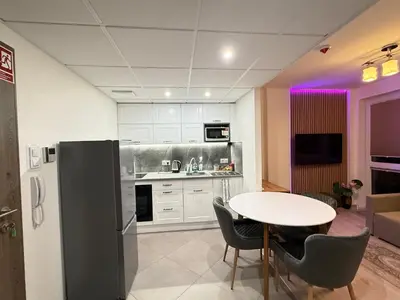 Kuchnia lub aneks kuchenny w obiekcie Warsaw Smart Apartment2 and Parking