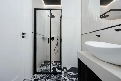 Łazienka w obiekcie Apartment Sarmacka Wilanów with Parking, Sauna & Gym by Noclegi Renters