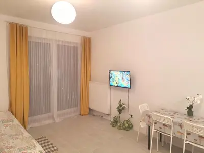 Telewizja i/lub zestaw kina domowego w obiekcie Apartament Cykady pod Warszawą