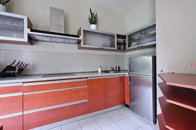 Kuchnia lub aneks kuchenny w obiekcie Urban Nest - WAW Chopin Airport Wyględowska 10