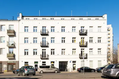 Budynek, w którym mieści się apartament