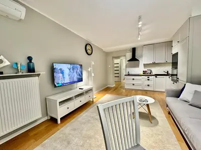 Telewizja i/lub zestaw kina domowego w obiekcie SMYK WiFi 1Gbs 70TV Max Disney AppleTV Netflix