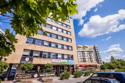 Budynek, w którym mieści się apartament