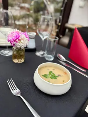 Jedzenie w hotelu lub w pobliżu