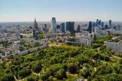 Widok na miasto Warszawa z tego apartamentu