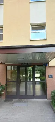 Fasada lub wejście do obiektu Cichy i przyjemny pokój na Muranowie