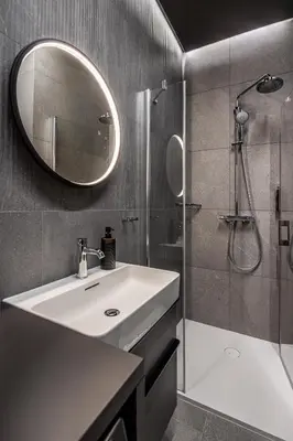 Łazienka w obiekcie CHRONOS APARTAMENTY Studio z Klimatyzacją na Warszawskiej Woli od Renters Prestige