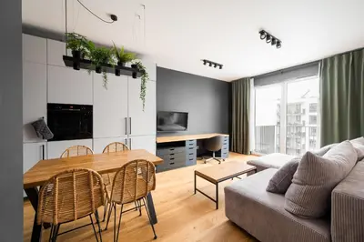 Telewizja i/lub zestaw kina domowego w obiekcie Praga Południe Chic Apartment by BookingHost