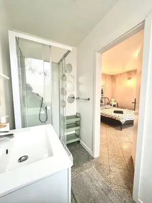 Łazienka w obiekcie APARTEL24pl Oldtown II Close to Metro