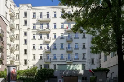 Budynek, w którym mieści się apartament
