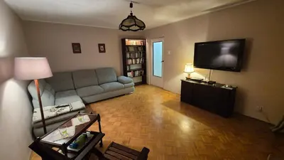 Telewizja i/lub zestaw kina domowego w obiekcie Comfortable apartment in good location