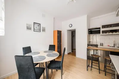 Kuchnia lub aneks kuchenny w obiekcie Ochota Serene Apartment by BookingHost