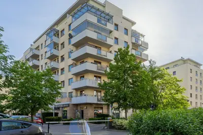 Budynek, w którym mieści się apartament