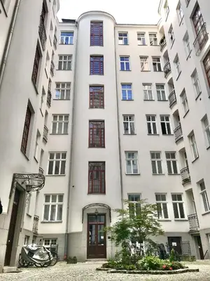 Budynek, w którym mieści się apartament