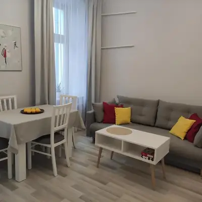 Apartment - City Center!