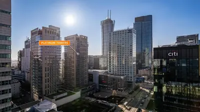 Widok na miasto Warszawa z tego apartamentu