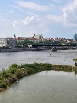 Widok na rzekę nieopodal tego apartamentu