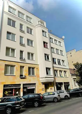 Budynek, w którym mieści się apartament