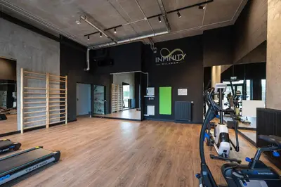 Centrum fitness w obiekcie LUX Pastel Oasis Family Apartment with Parking & Gym by Renters Prestige