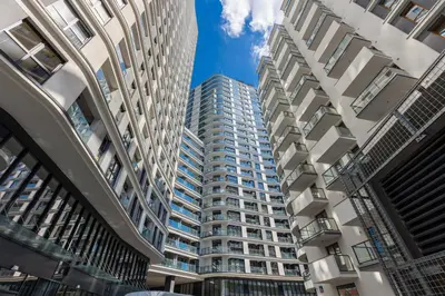 Budynek, w którym mieści się apartament