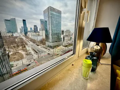 Widok na miasto Warszawa z tego apartamentu