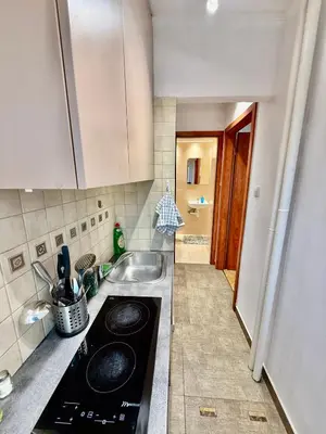 Kuchnia lub aneks kuchenny w obiekcie BLUE 1 Lux metro fast Wifi 8Gbs 75'TV Netflix ShowMax Disney